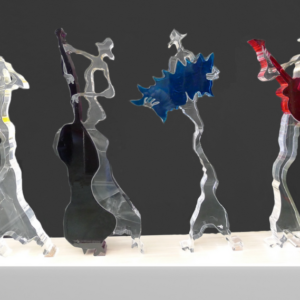 galleria-arte-michelangelo-del-brocco-mikala-opere-contemporanee-scultura-artista-plexiglass-moderno-italiano- opera-valore-collezione-collezionisti-gruppo-musicale-sassofono-sax-contrabbasso-fisarmonica-chitarra